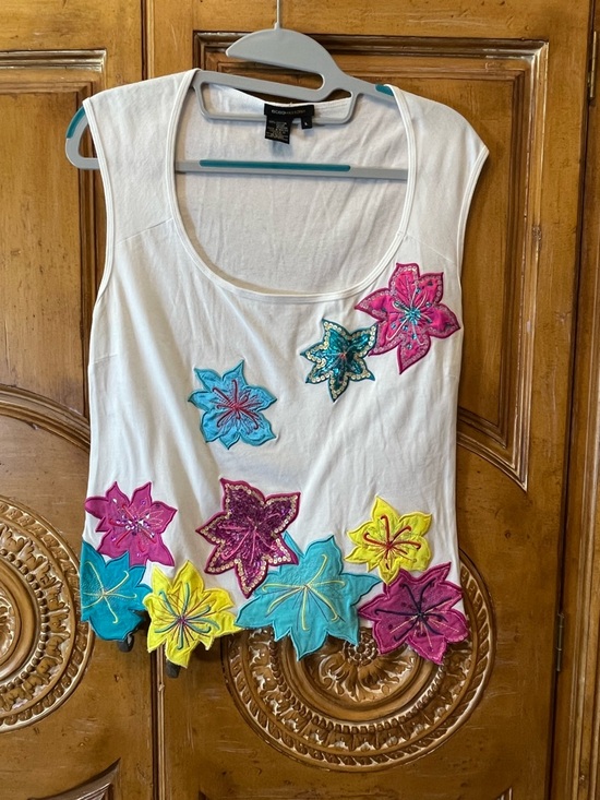 BCBGMaxAzria Tops - BCBGMaxAzria White Tank with Multicolor Floral Appliqués
